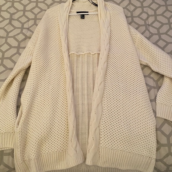 Forever 21 Sweaters - chunky cable knit sweater